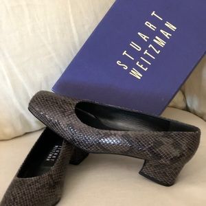 🎉HP🎉  Faux Snakeskin marbled black & grey pumps